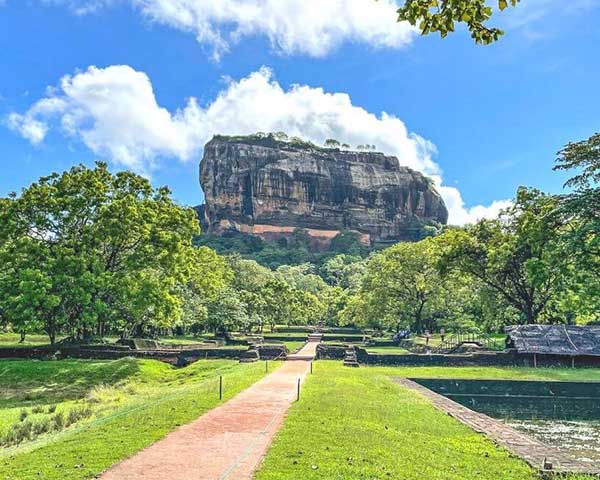 Sawa Travels Sri Lanka - Sigiriya, Kandy - 2 Days Tours